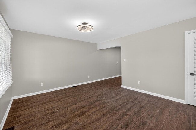 Building Photo - 1994 Brynell Dr