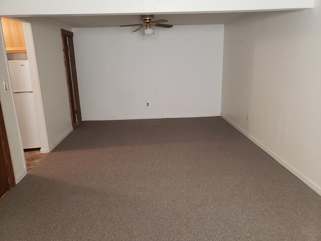 Building Photo - 1370 N Riverbend Dr