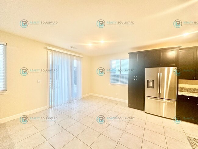 Building Photo - Beautiful 4 Bedroom, 2 Bathroom, 2 car garage, Single Story Home