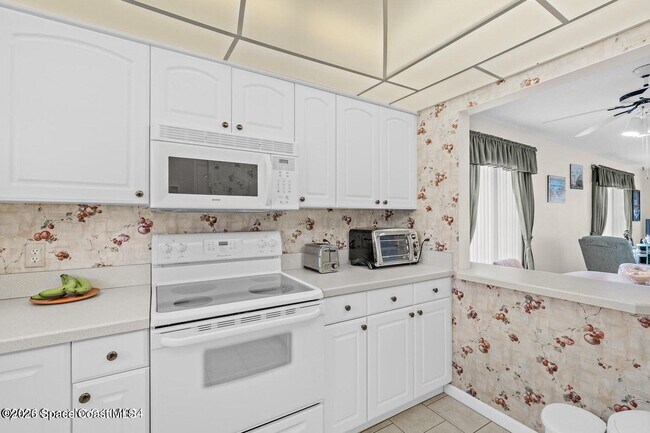 Building Photo - 201 St Lucie Ln