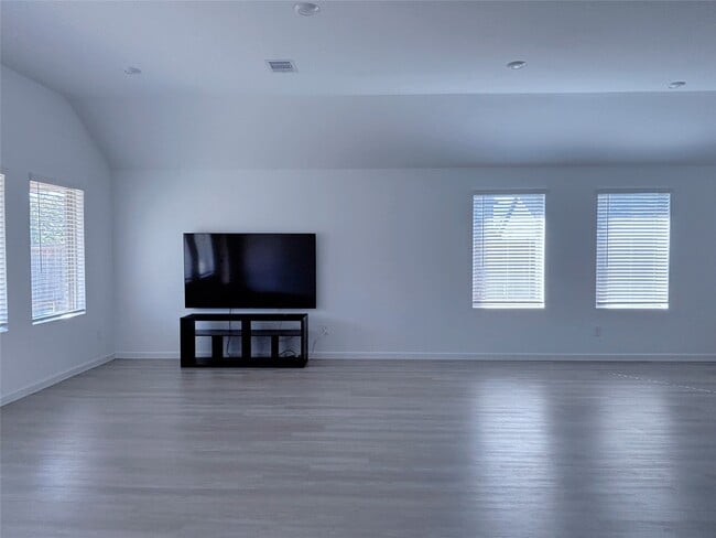 Building Photo - 30363 Tall Fescue Dr