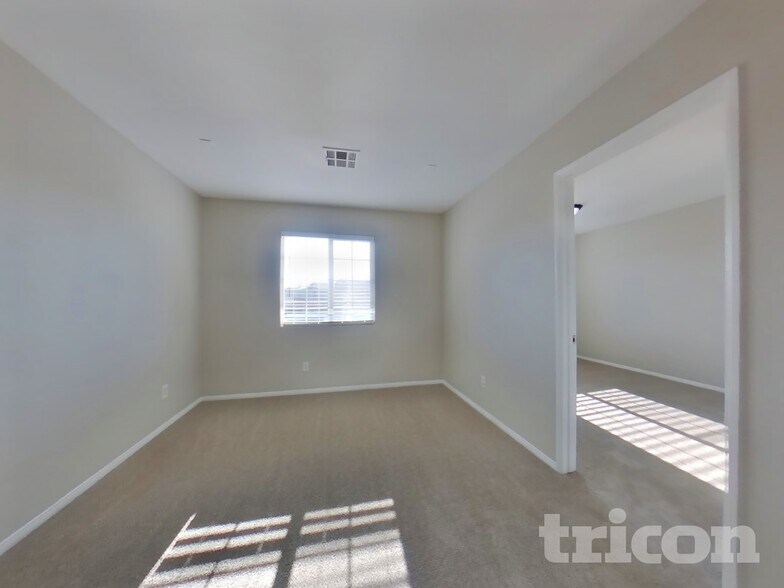 Building Photo - 9379 Dragon Tree Dr