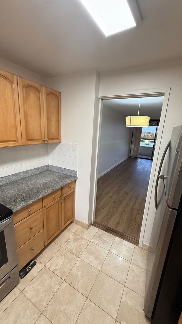 Building Photo - For Rent – Spacious 2 Bedroom, 2 Bath Cond...