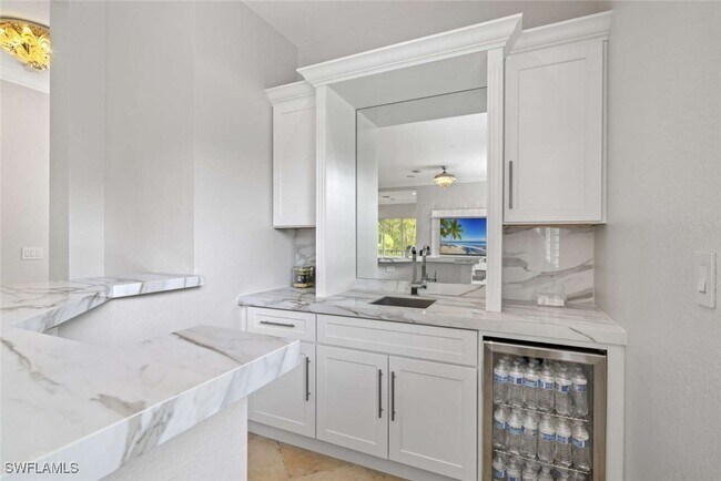 Building Photo - 7080 Bergamo Way