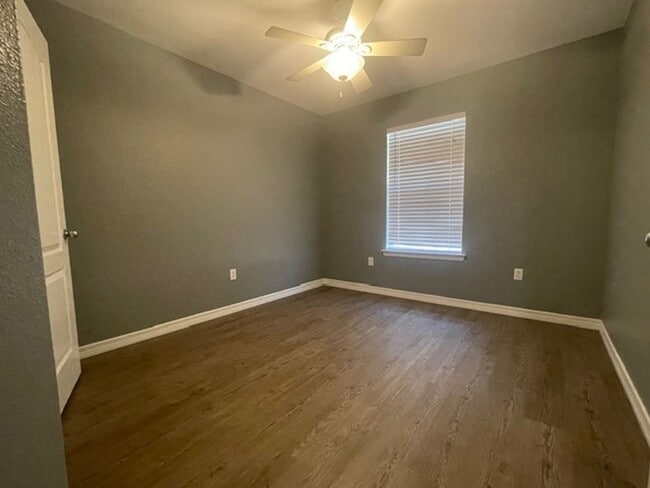 Building Photo - 3 bed 2 bath In Gulfport