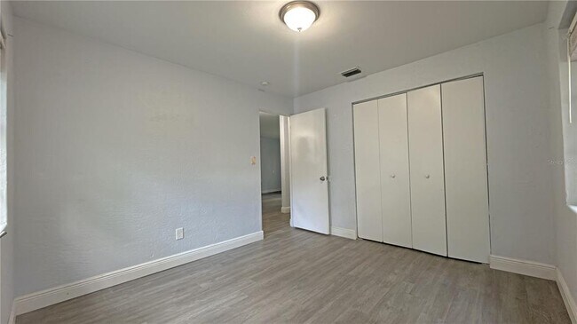 Building Photo - 126 Palm Dr