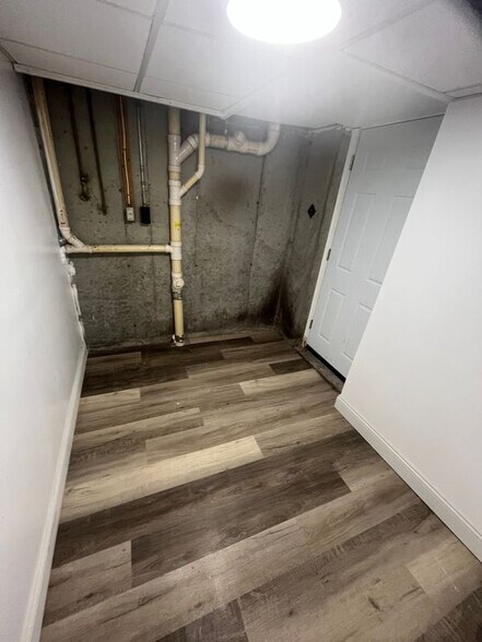 Building Photo - 31 Bossi Ave