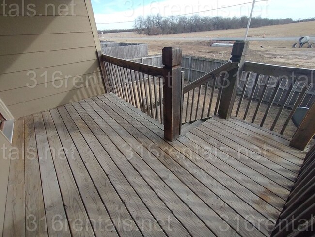 Building Photo - $1575 - 4 bedroom/ 2 bathroom - **COMING SOON ** Gorgeous newly remodeled townhome!