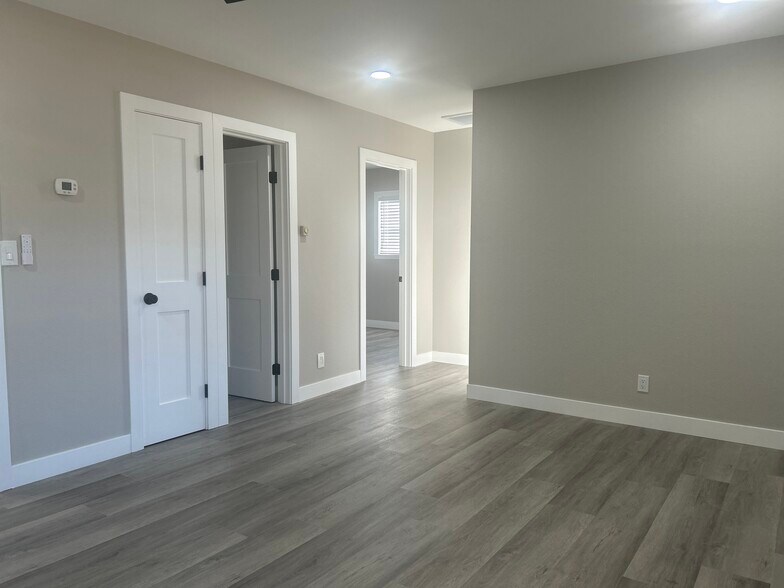 Building Photo - 73876 Sunnyslope Dr