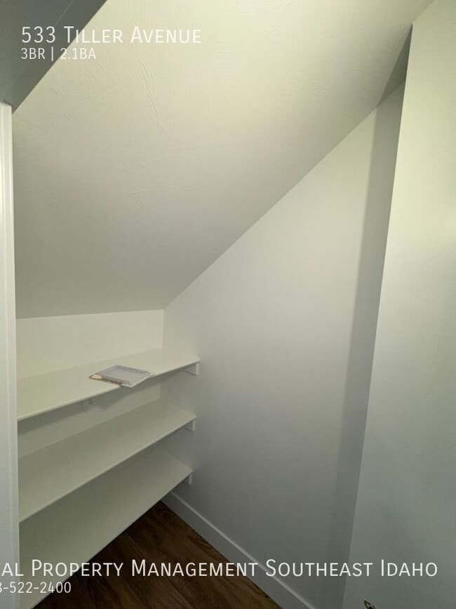 Building Photo - 533 Tiller Ave