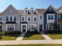 Building Photo - Lovely 3 Bed 2.5 Bath Townhome