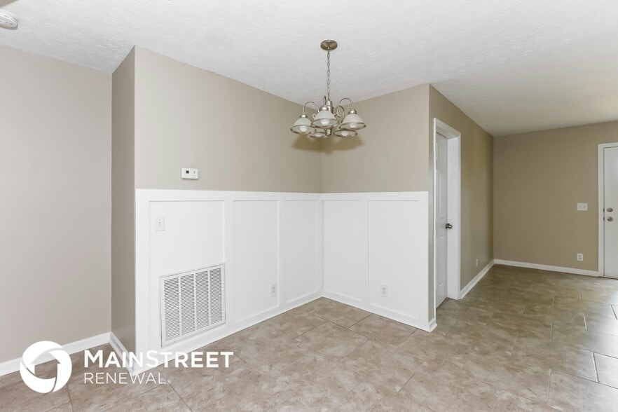 Building Photo - 2602 Mesa Dr