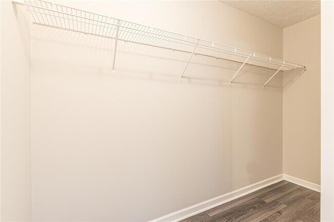Building Photo - 2152 Lenox Ave