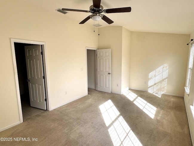 Building Photo - 652 Crystal Way