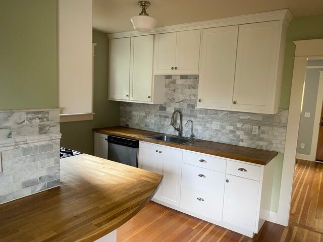 Building Photo - 5844 NE 12th Ave