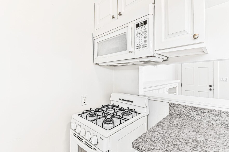 Building Photo - 908 Martin Luther King Jr Ave