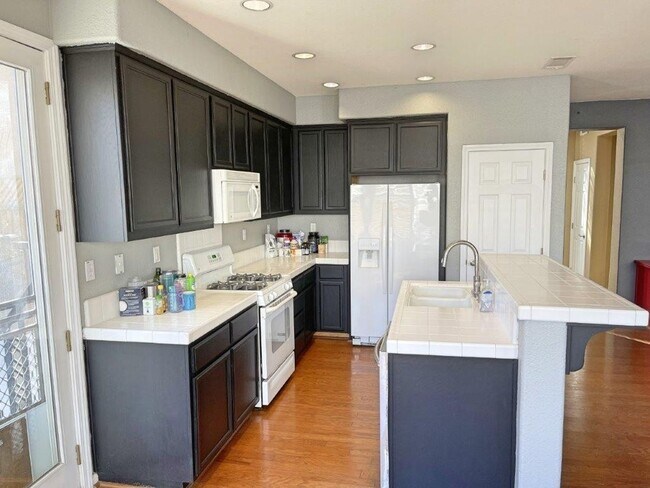 Building Photo - 1436 Bello Dr