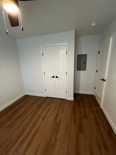 Building Photo - 2029 W Corvina Ave