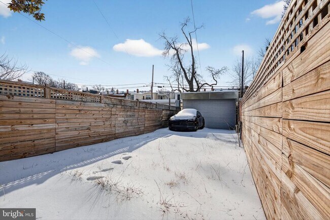 Building Photo - 32 Adams St NW