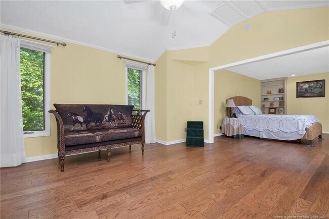 Building Photo - 3305 Hutton Pl