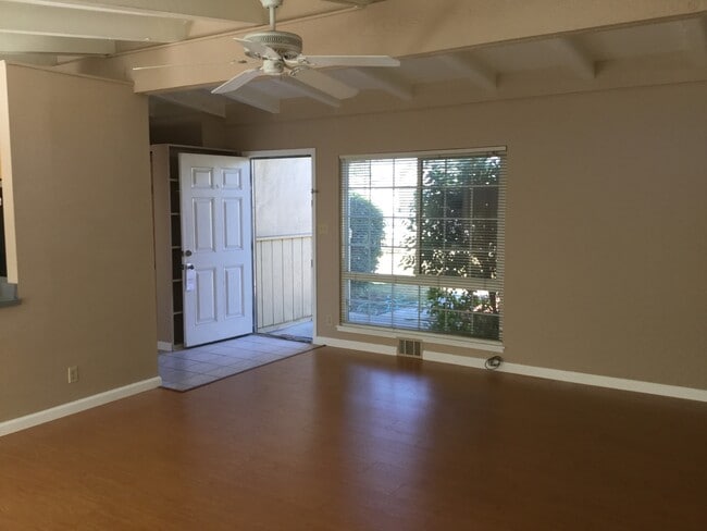 Building Photo - Pet Friendly Single Family Home for Rent i...