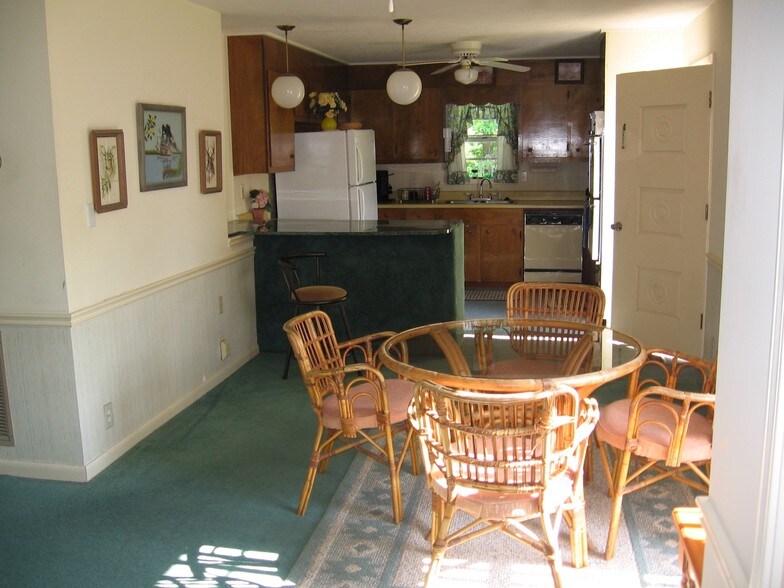 Building Photo - 1943 Knox Rd