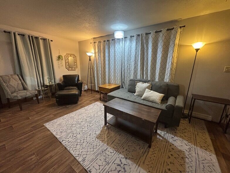 Building Photo - 2609 Brownfield Rd