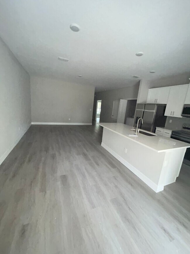 Building Photo - 13616 SW 61st Cir