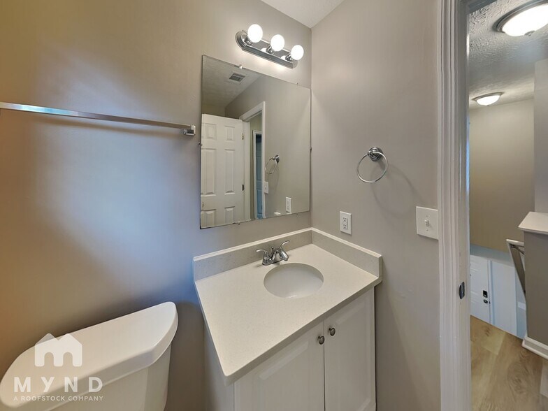 Building Photo - 7138 Lone Oak Trce