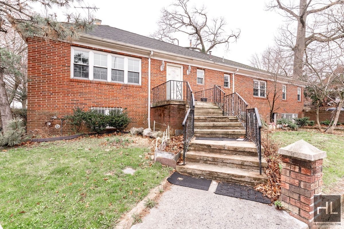 Building Photo - 188 STREET