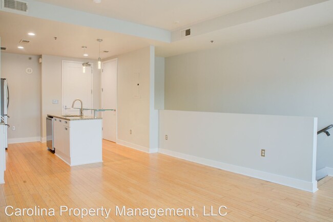 Building Photo - 2 br, 2.5 bath House - 1133 Metropolitan A...