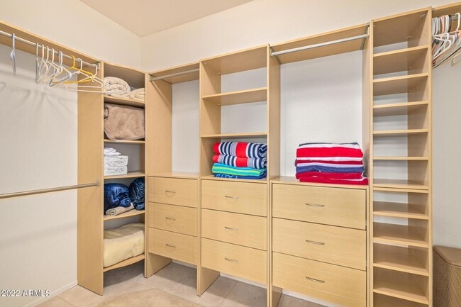 Building Photo - 14113 W Robertson Dr