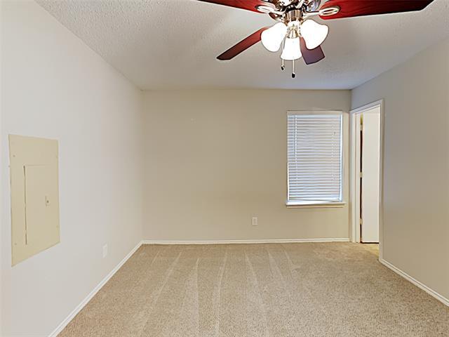Building Photo - 4931 Darrow Ln