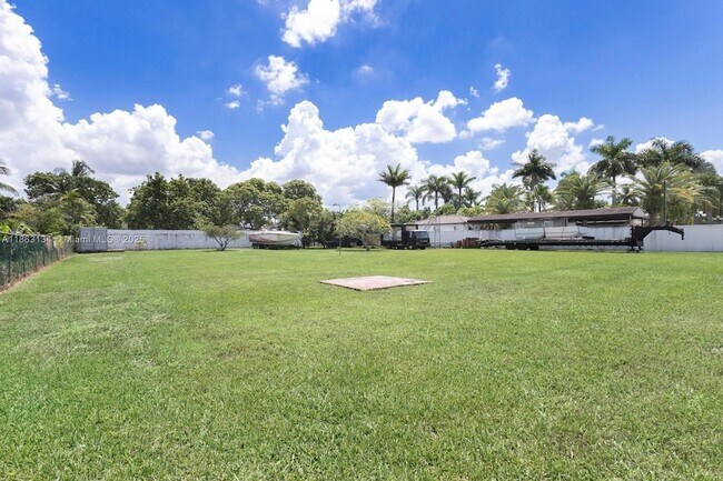 Building Photo - 161 SW 129th Ave