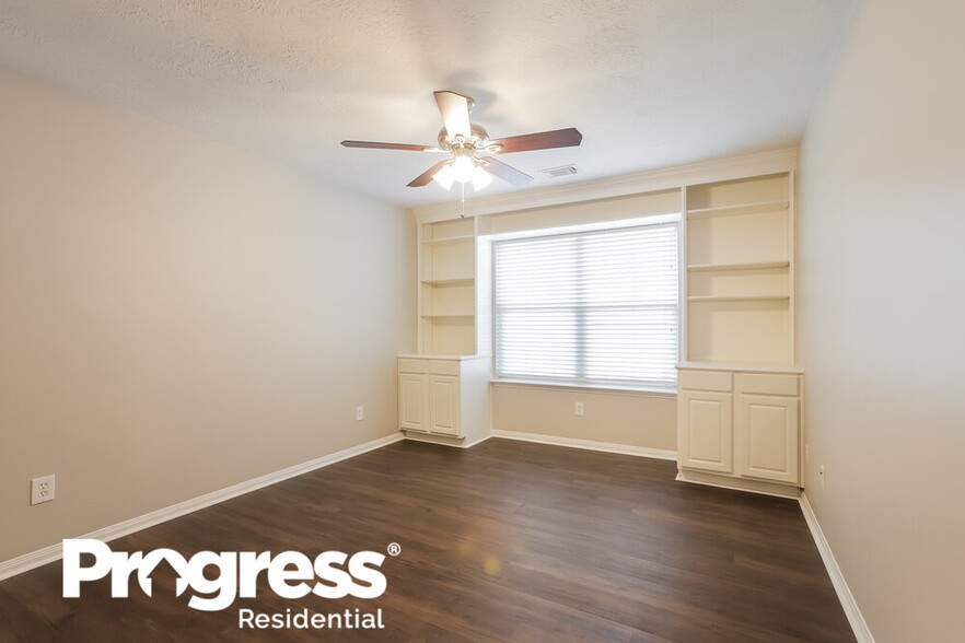Building Photo - 30 Shimmer Pond Pl