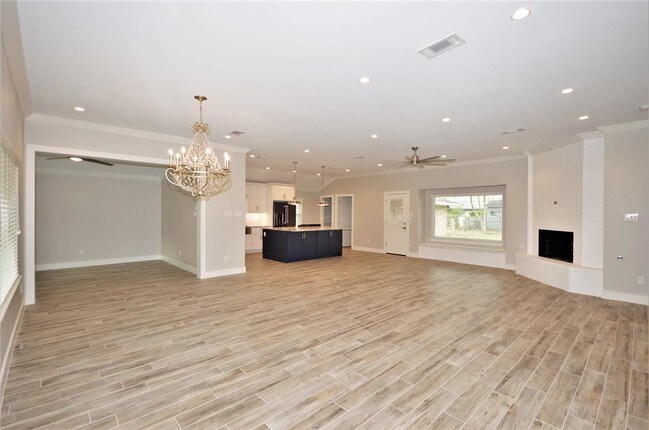 Building Photo - 3515 Linwood St