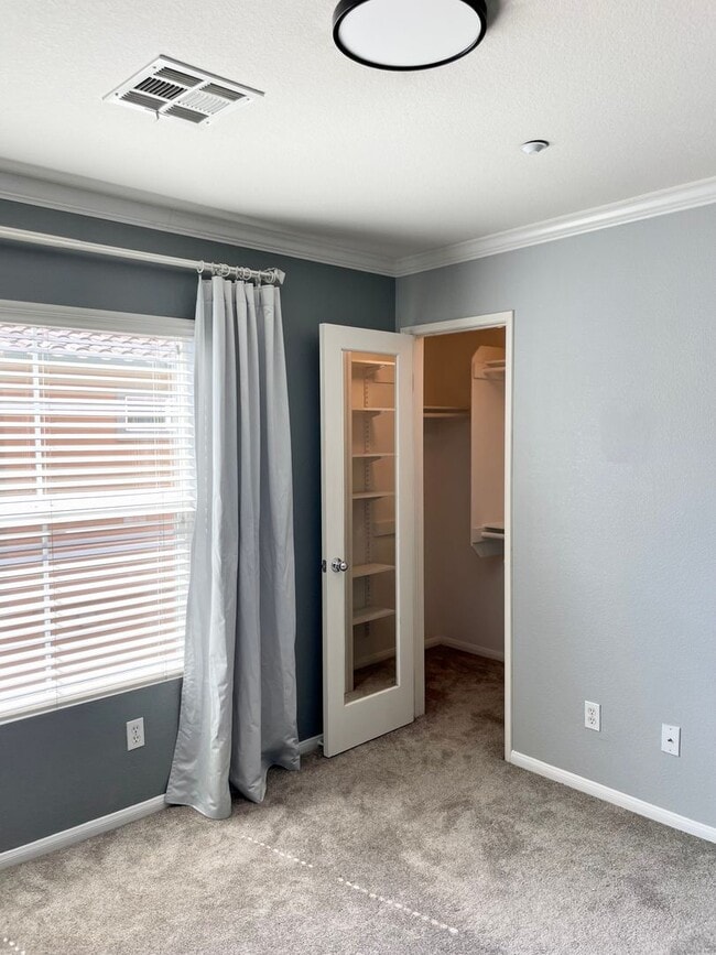 Building Photo - Contemporary Condo in Mission Valley