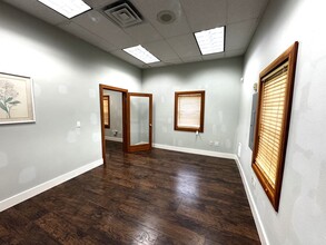 Building Photo - 7025 California Ave SW