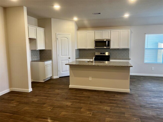 Building Photo - 320 Belmont Pl