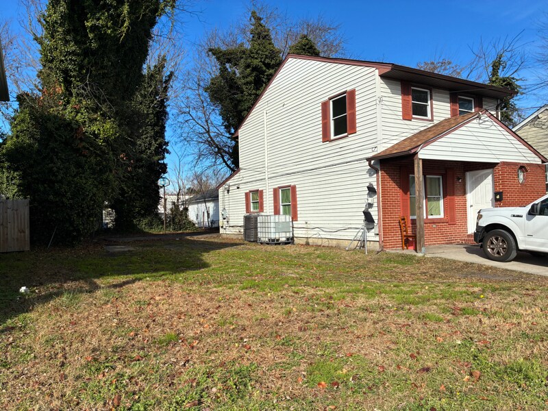 Building Photo - 729 16th St