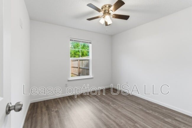 Building Photo - 34 Pine St