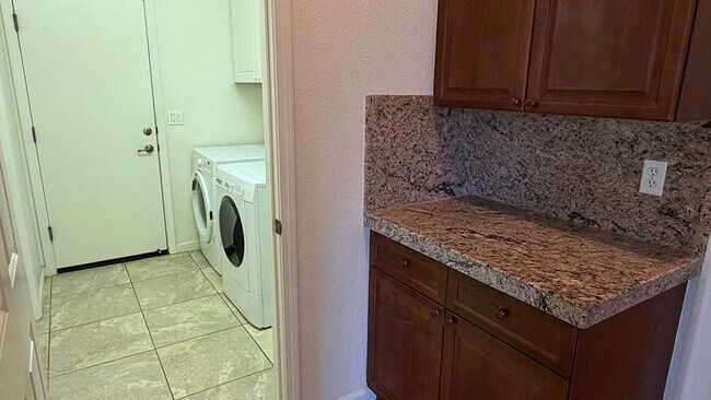 Building Photo - 1635 Murrieta Ct