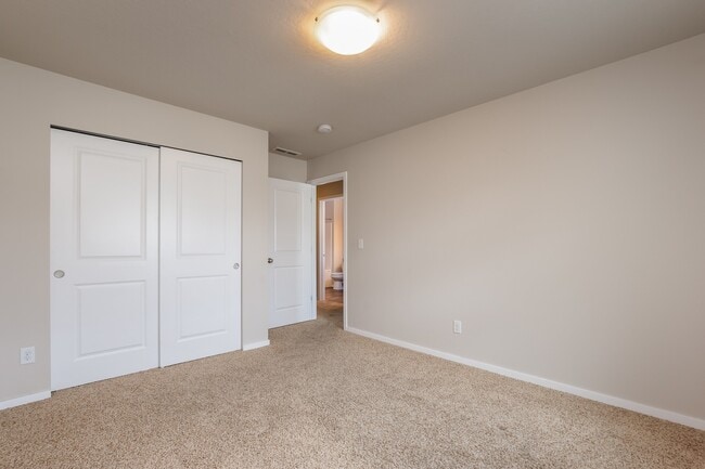 Building Photo - COMING SOON !! Kendall Yards, 3 Bedroom, 2.5 Bath Townhouse Now Available