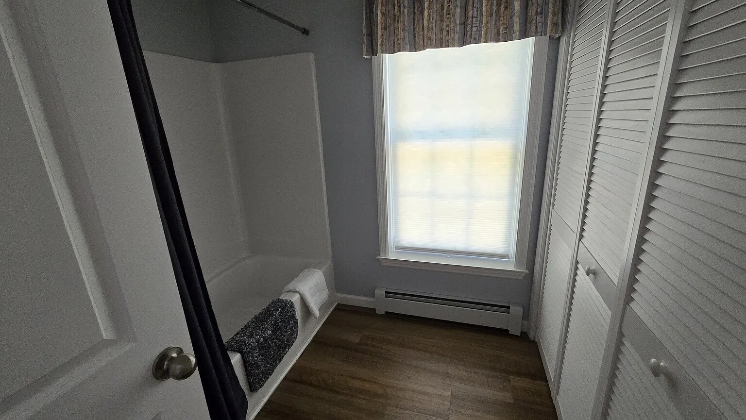 Separate shower/laundry area on 2nd floor. - 17 Ryswick St