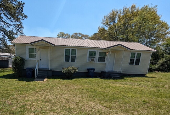 Building Photo - 395 Treadway Rd