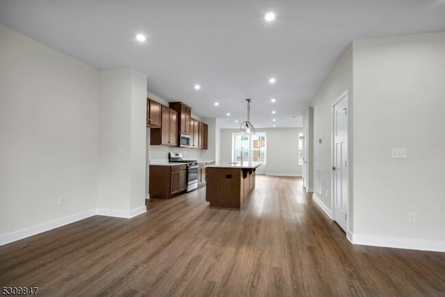 Building Photo - 7 Peckwell St