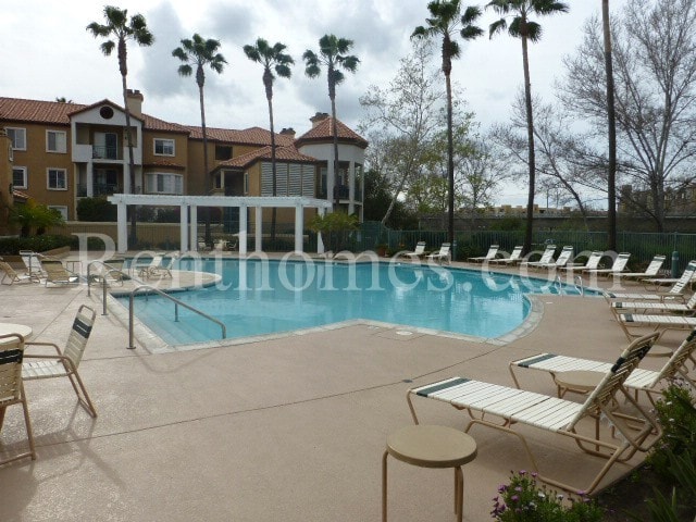 Building Photo - Mission Valley, 2220 Camino De La Reina #213 - Great Location Close to All!