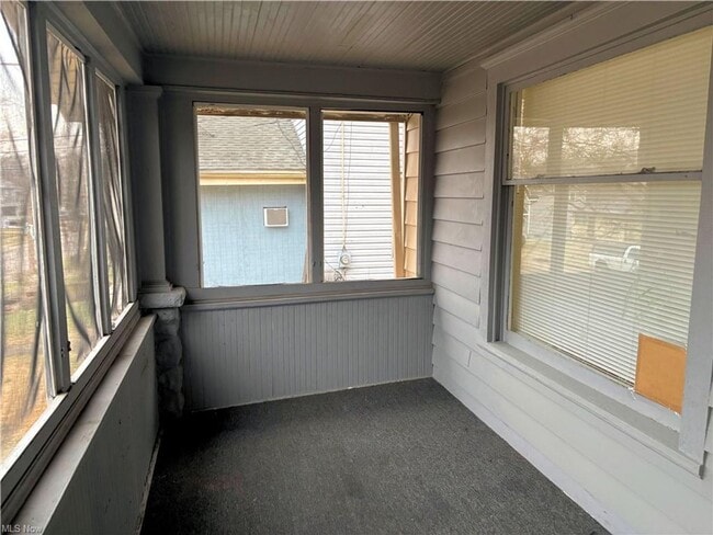 Building Photo - Charming 5-bedroom, 2-bathroom house locat...