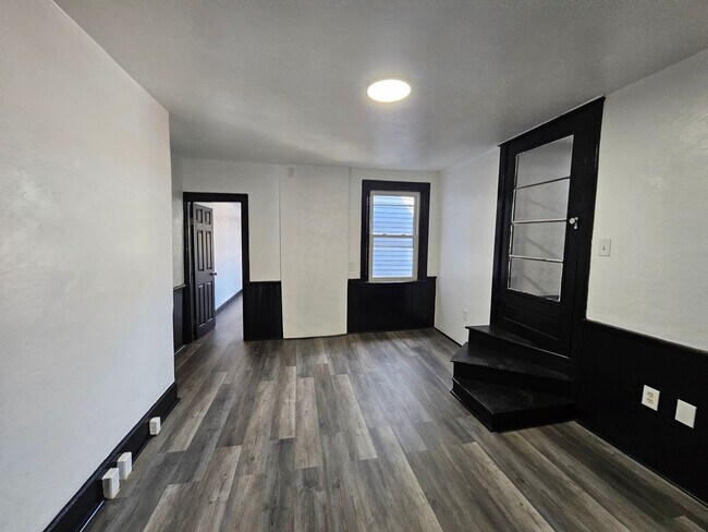 Building Photo - Fully Updated 4-bedroom 2 bath house for rent!