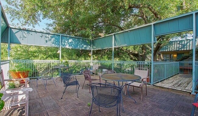 Building Photo - 3502 Burlington St